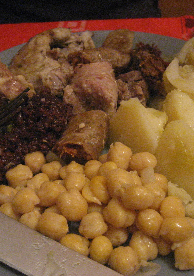 Una foto de Escudella catalana: el cocido típico