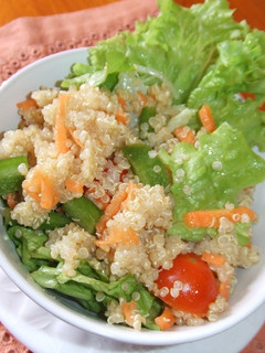 Una foto de Ensalada de quinoa real
