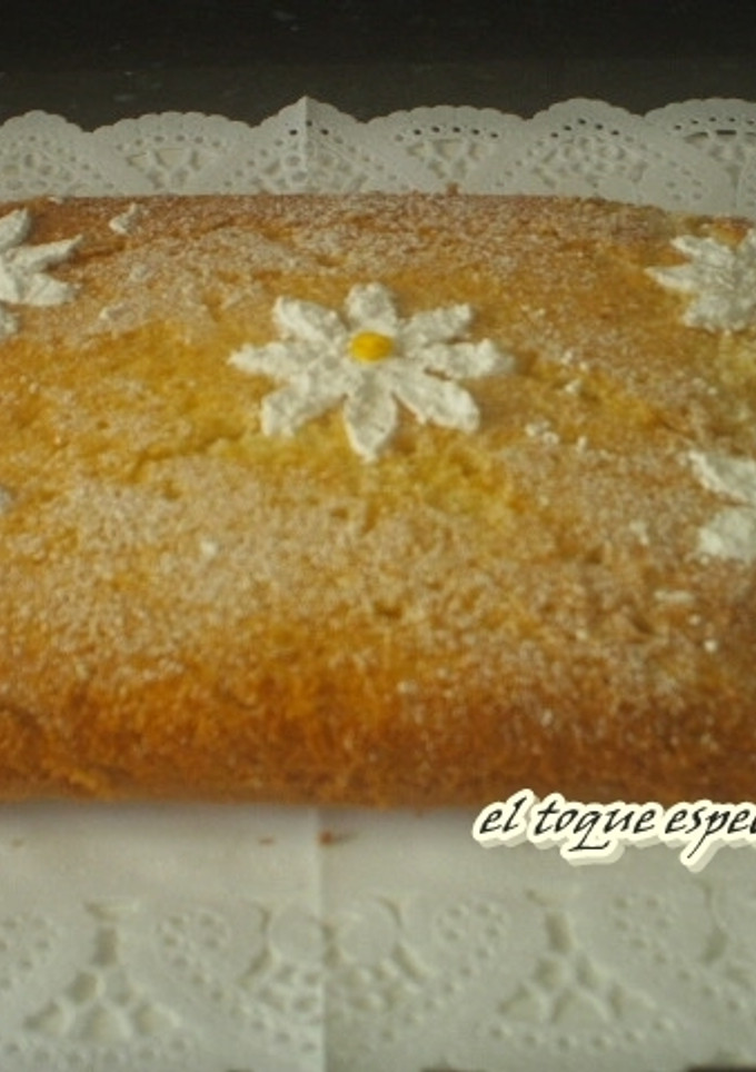 Una foto de Bizcocho con yogurt griego