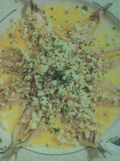 Una foto de Boquerones en vinagre con ajo y perejil caseros