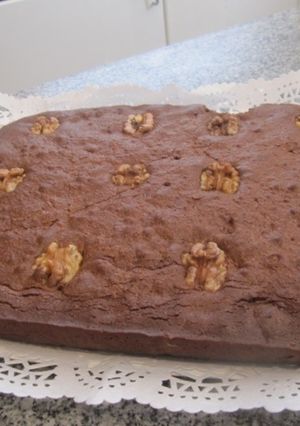 Una foto de Brownie de chocolate con nueces casero americano