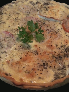 Una foto de Quiche de tomate y queso de cabra