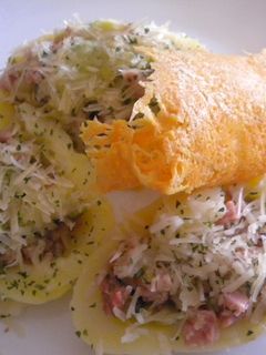 Una foto de Patatas al horno rellenas de carne 