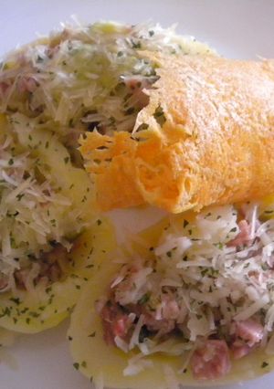 Una foto de Patatas al horno rellenas de carne 