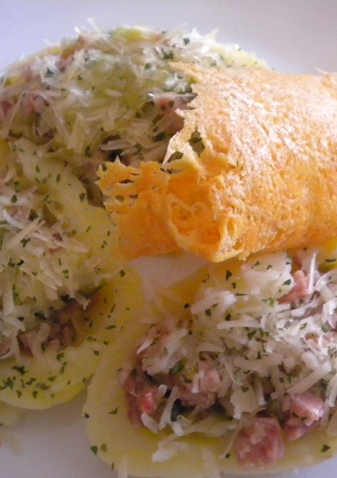 Una foto de Patatas al horno rellenas de carne 