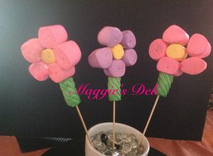 Una foto de Flores con nubes