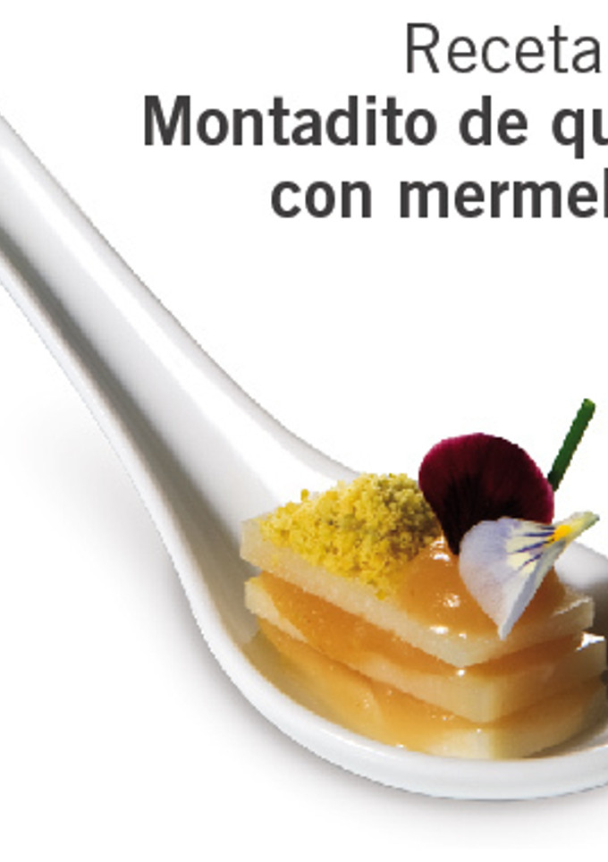Una foto de Montaditos de queso con mermelada en cucharitas