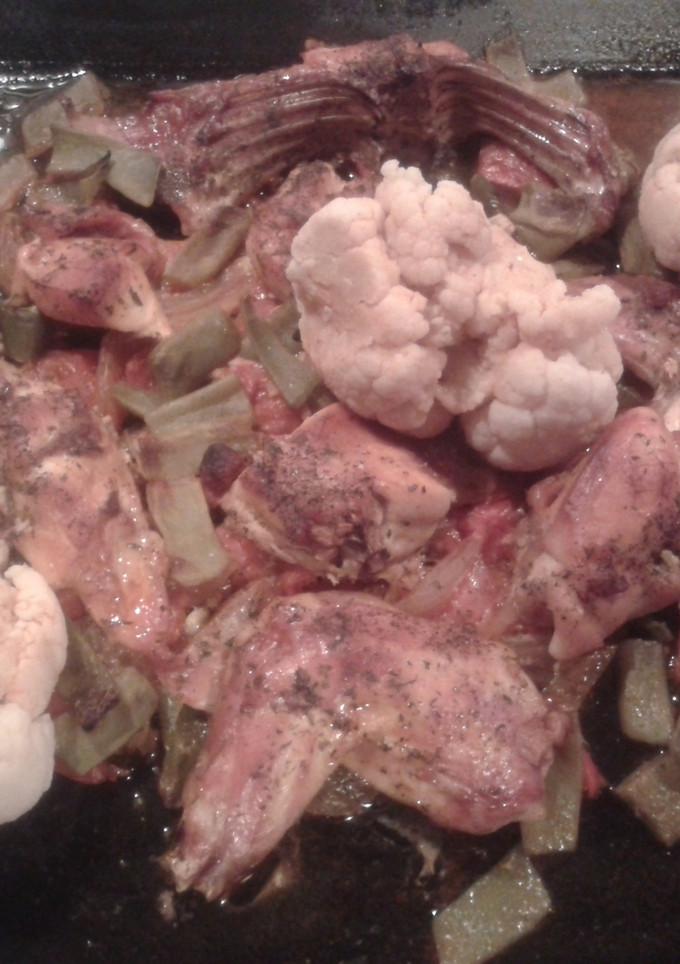 Una foto de Conejo de dieta al horno con verduras