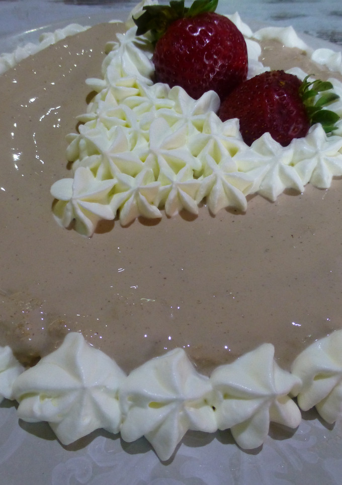 Una foto de Tarta de chocolate muy suave con nata