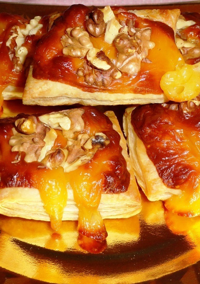 Una foto de Hojaldritos de queso y nueces