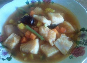 Una foto de Caldo largo de pescado