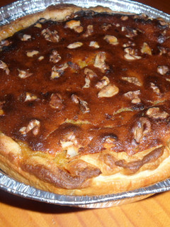 Una foto de Tarta de calabaza, nueces y hojaldre