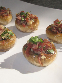 Una foto de Champiñones rellenos con jamón