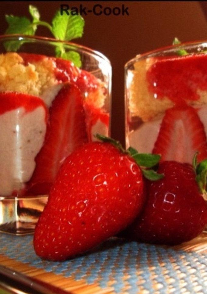 Una foto de Tiramisú de fresa