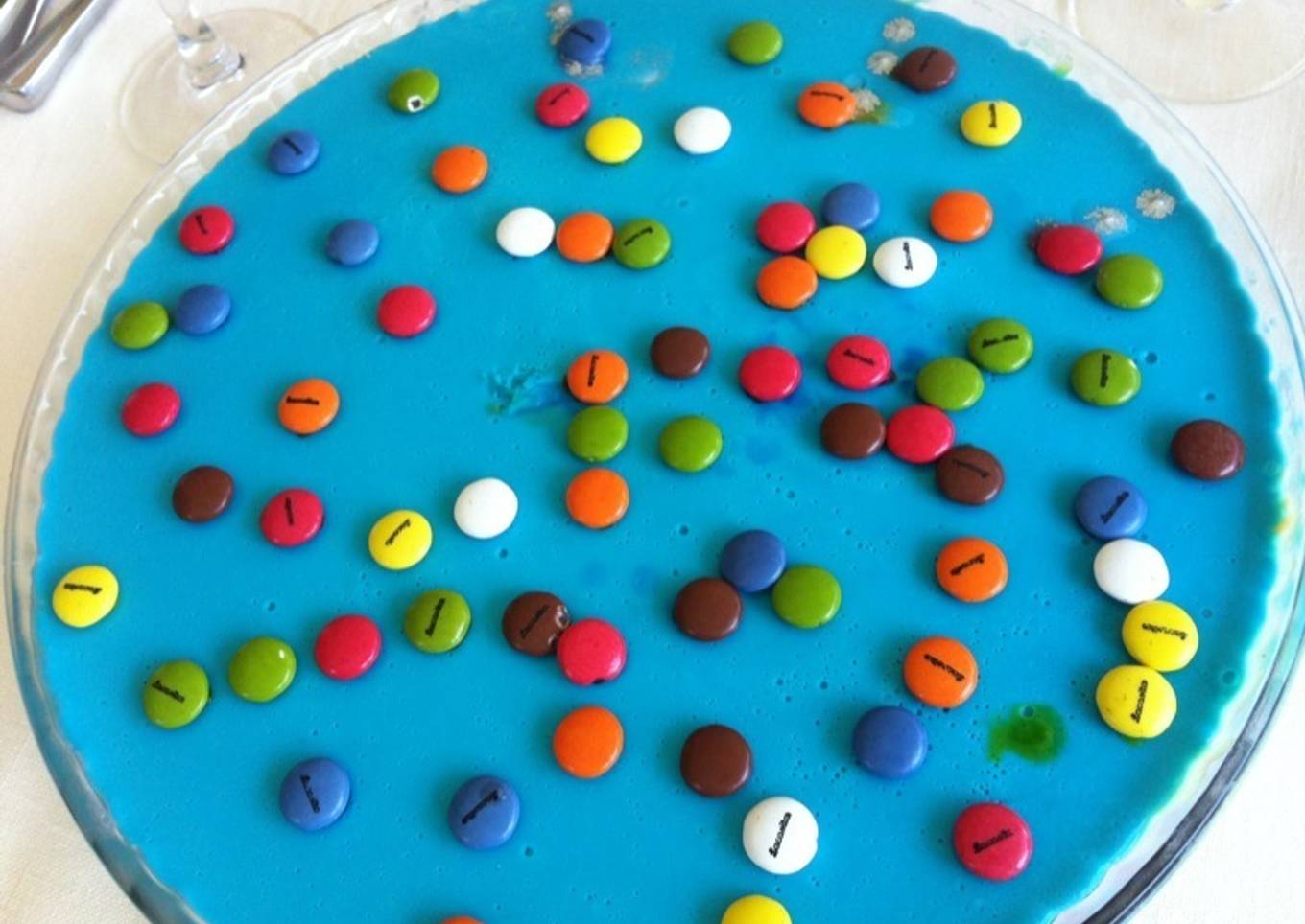 Tarta de chocolate blanco y galletas<br />