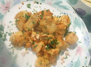 Foto principal de Pechuga de pollo al curry con cacahuetes