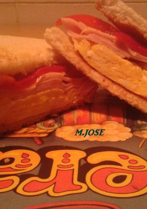 Una foto de Sándwich de pimientos asados