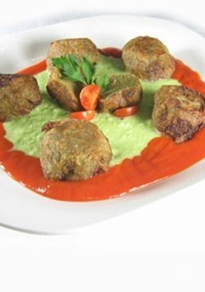Una foto de ALBONDIGAS DE BERENJENA RELLENAS DE TOCINETA