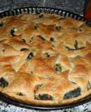 Tarta estrella de acelga con huevos duros