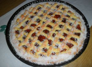 Foto principal de Pasta frola con confitura de frutillas y coco