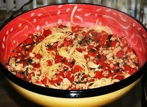 Una foto de Linguini con almejas en salsa de tomate
