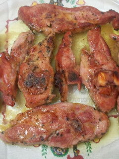 Una foto de Chuletas de pavo adobadas al ajillo con vino blanco al horno