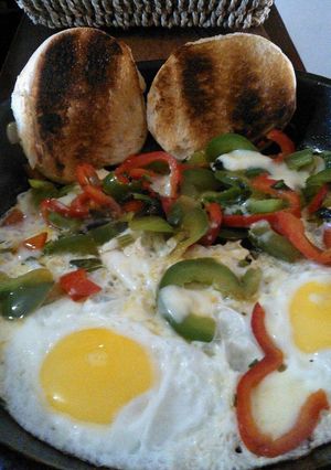 Una foto de Huevos fritos al ají