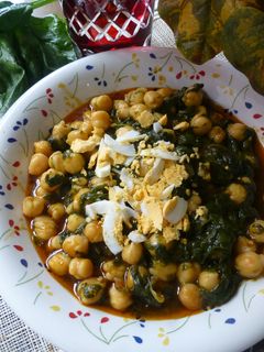 Una foto de Garbanzos con espinacas frescas