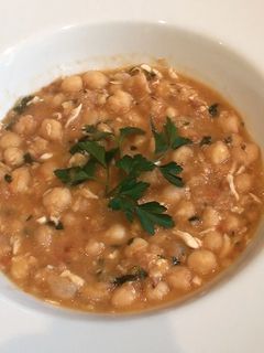 Una foto de Garbanzos guisados con huevo duro