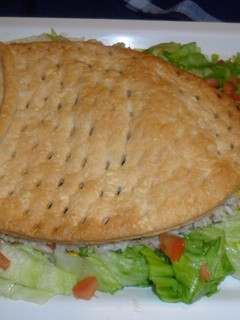 Una foto de Ensalada de atún con hojaldre
