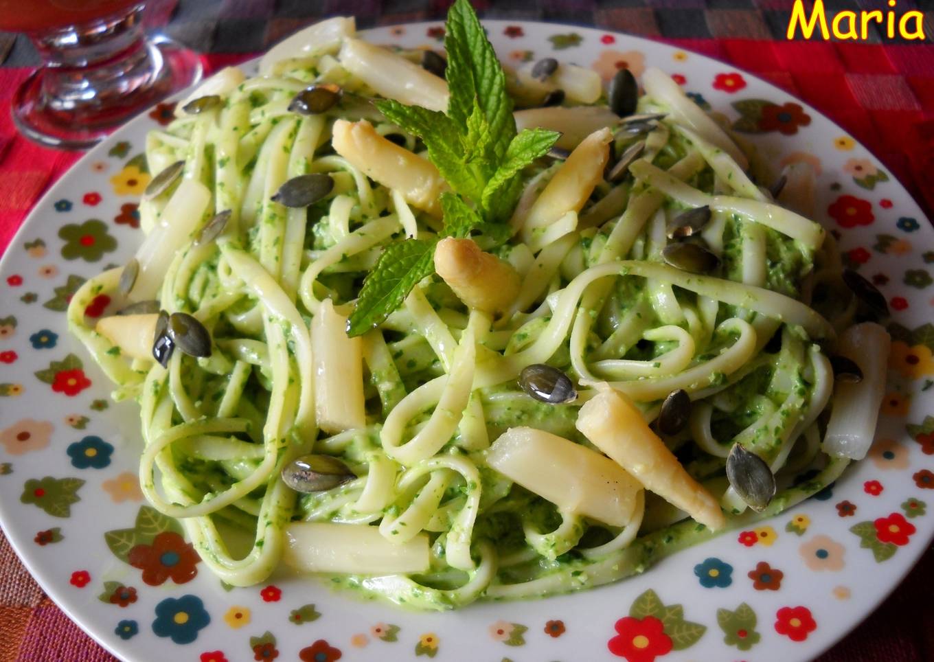 Tallarines con pesto de espinacas y almendras<br />