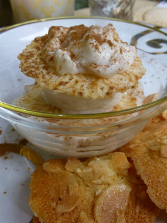 Una foto de Arroz con leche con helado de leche merengada