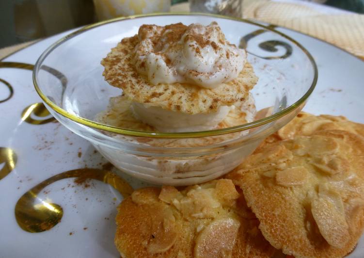 Arroz con leche con helado de leche merengada