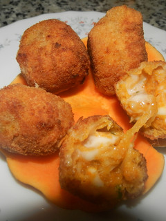 Una foto de Croquetas de calabaza y queso