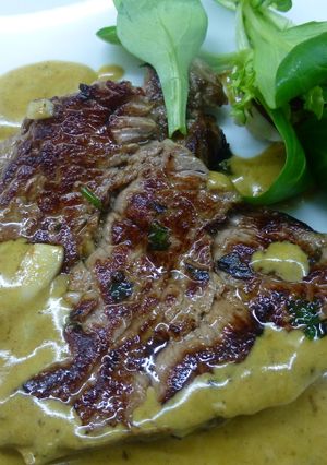 Una foto de Solomillo de ternera con salsa de mostaza