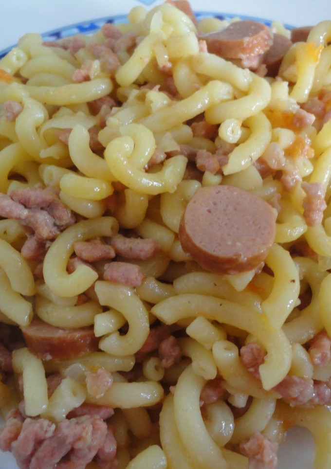 Una foto de Fideos con carne a la cazuela
