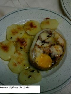 Una foto de Calamares rellenos de pulpo y gambas