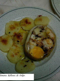 Una foto de Calamares rellenos de pulpo y gambas