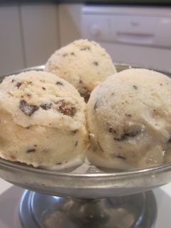 Una foto de Helado de stracciatella casero