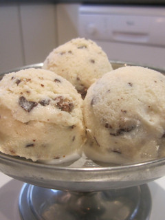 Una foto de Helado de stracciatella casero