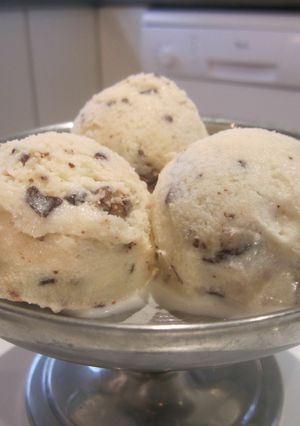 Una foto de Helado de stracciatella casero