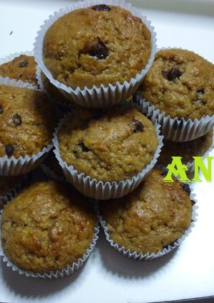 Una foto de Cupcakes de banana y chips de chocolate