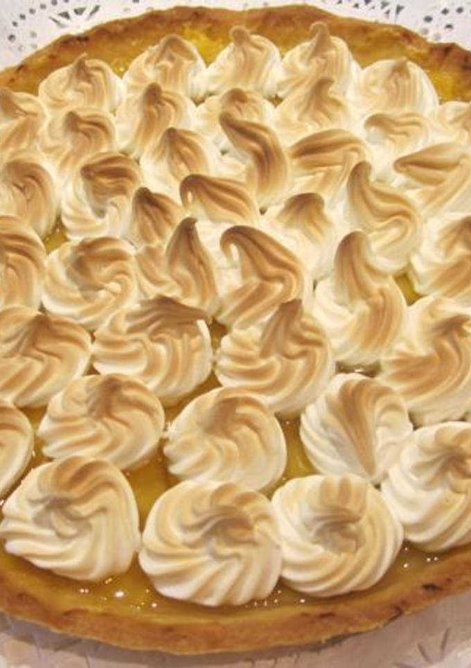 Una foto de Tarta de limón con masa quebrada