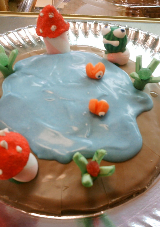 Una foto de Tarta "Estanque en el bosque"