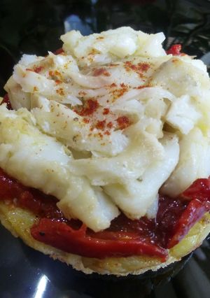 Una foto de Entrante de patata, pimientos y bacalao