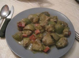 Una foto de Alcachofas a la navarra con jamón serrano