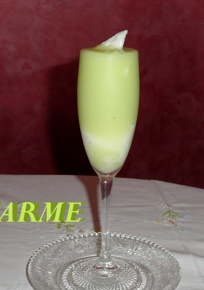 Una foto de Sorbete de limón y melón sin alcohol