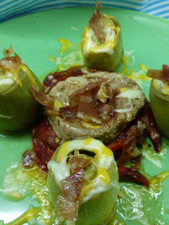 Una foto de Solomillo de cerdo con pimientos y alcachofas