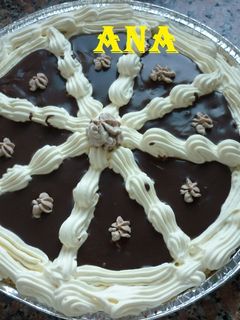 Una foto de Tarta de limón decorada