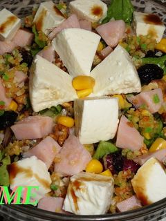 Una foto de Ensalada colorida agridulce